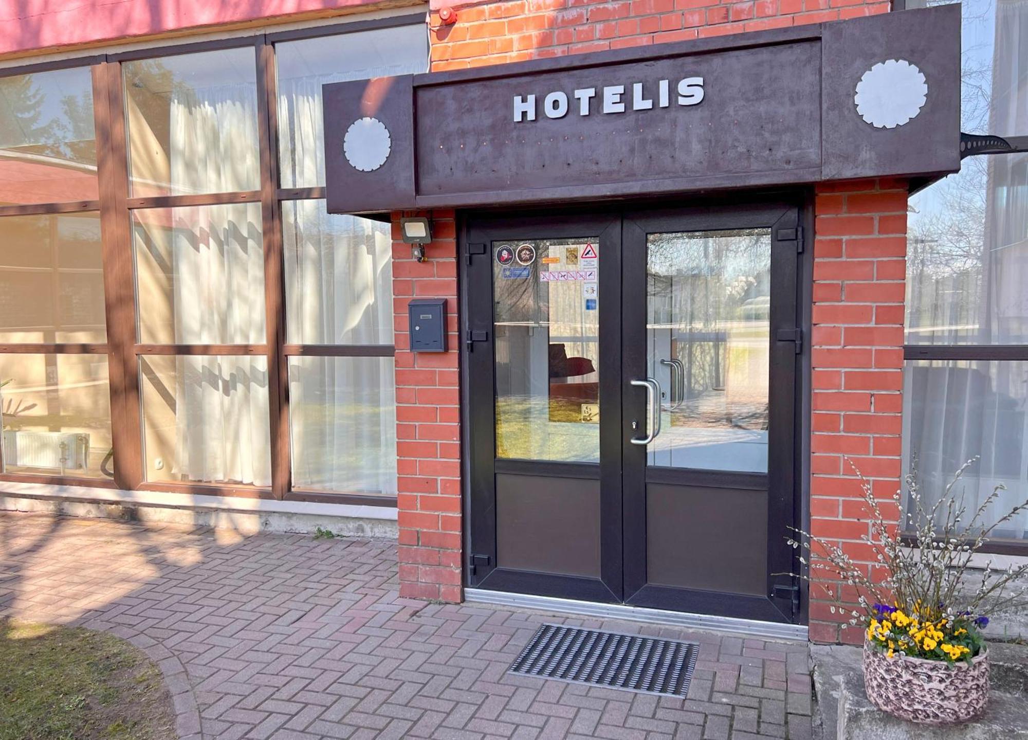 Park Hotel Ķekava Exterior foto